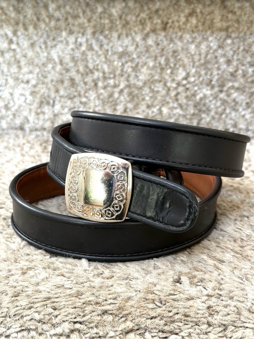 Cole Haan Black Leather Belt w Silver Buckle. Made in USA. SZ LG. EUC. Classic.